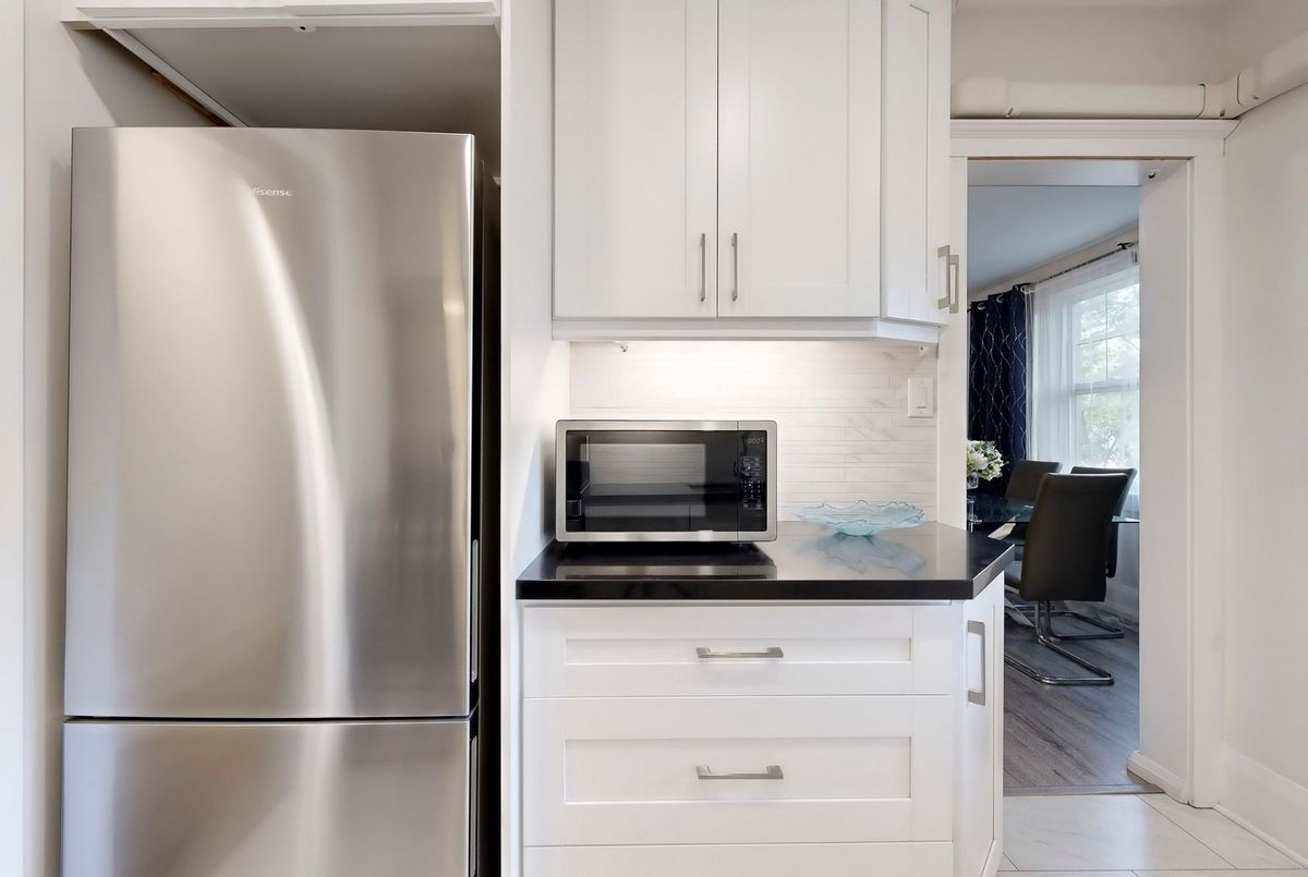 Building 1 Unit 5-9 Humewood Court Building 1 Unit 5-9 Humewood Court Toronto C03