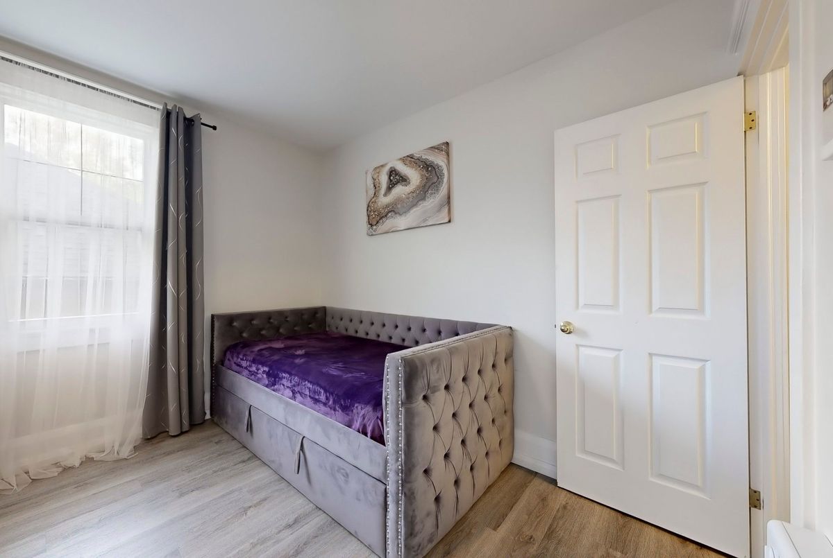 Building 1 Unit 5-9 Humewood Court Building 1 Unit 5-9 Humewood Court Toronto C03
