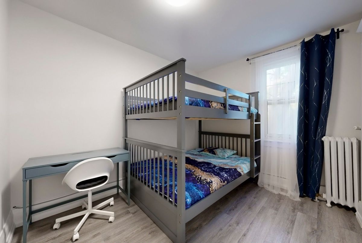 Building 1 Unit 5-9 Humewood Court Building 1 Unit 5-9 Humewood Court Toronto C03