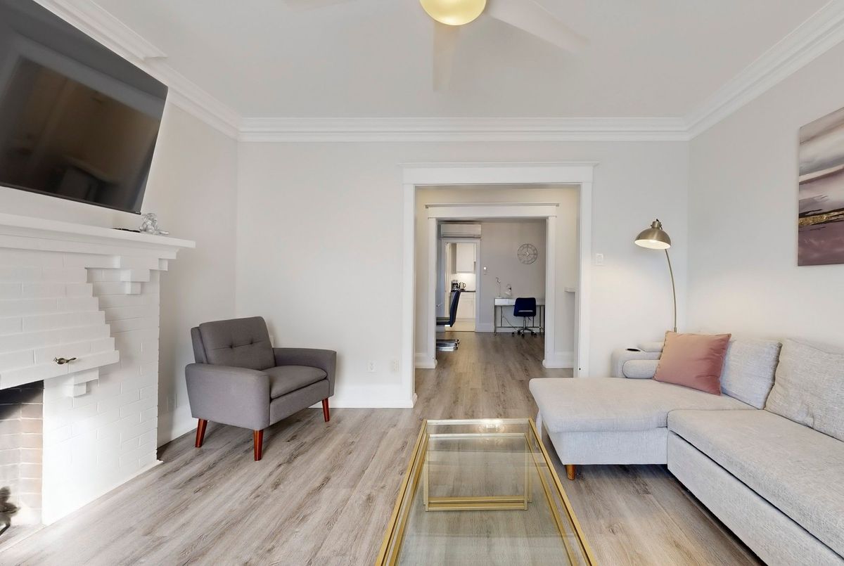 Building 1 Unit 5-9 Humewood Court Building 1 Unit 5-9 Humewood Court Toronto C03