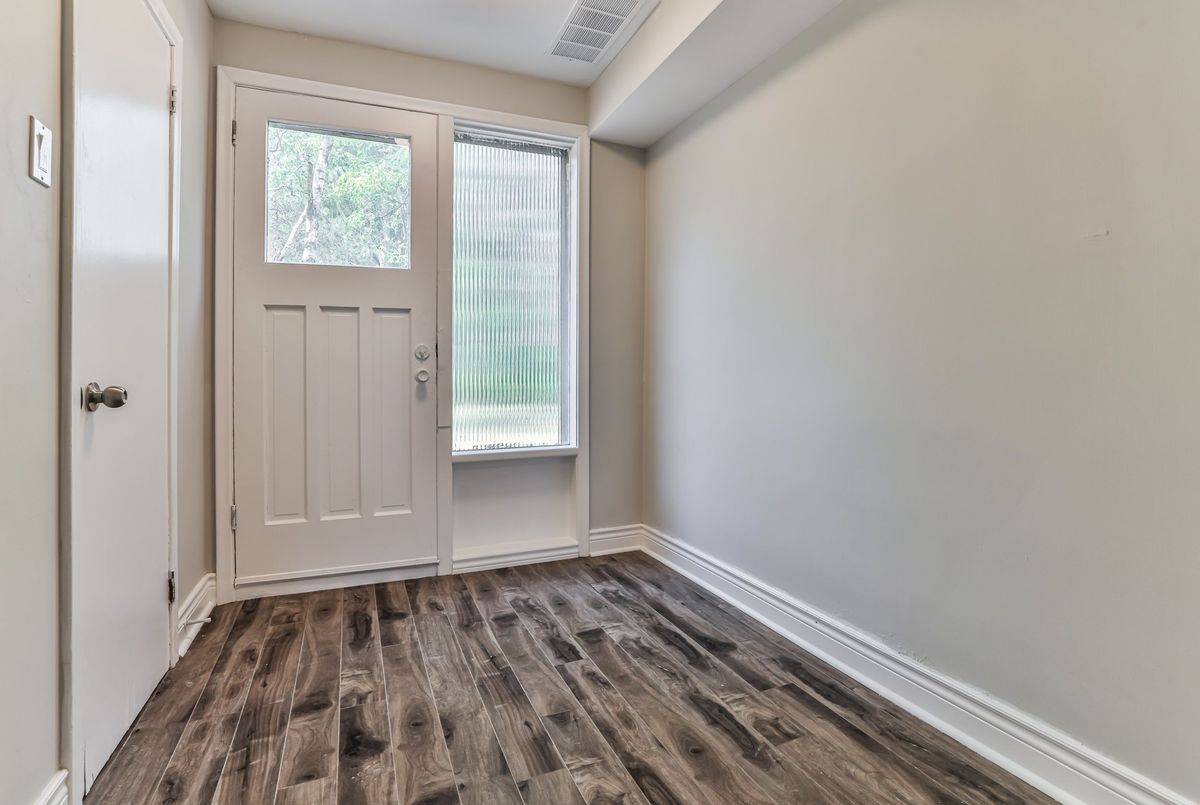 104 Maxome Avenue 104 Maxome Avenue Toronto C14