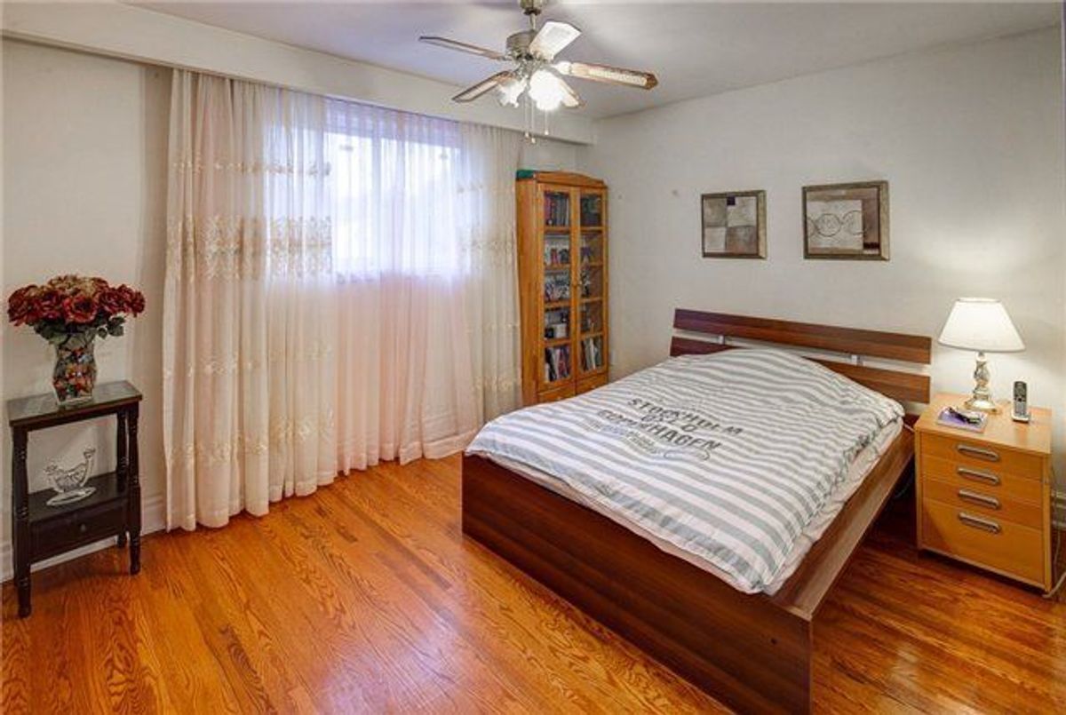 106 Maxome Avenue 106 Maxome Avenue Toronto C14
