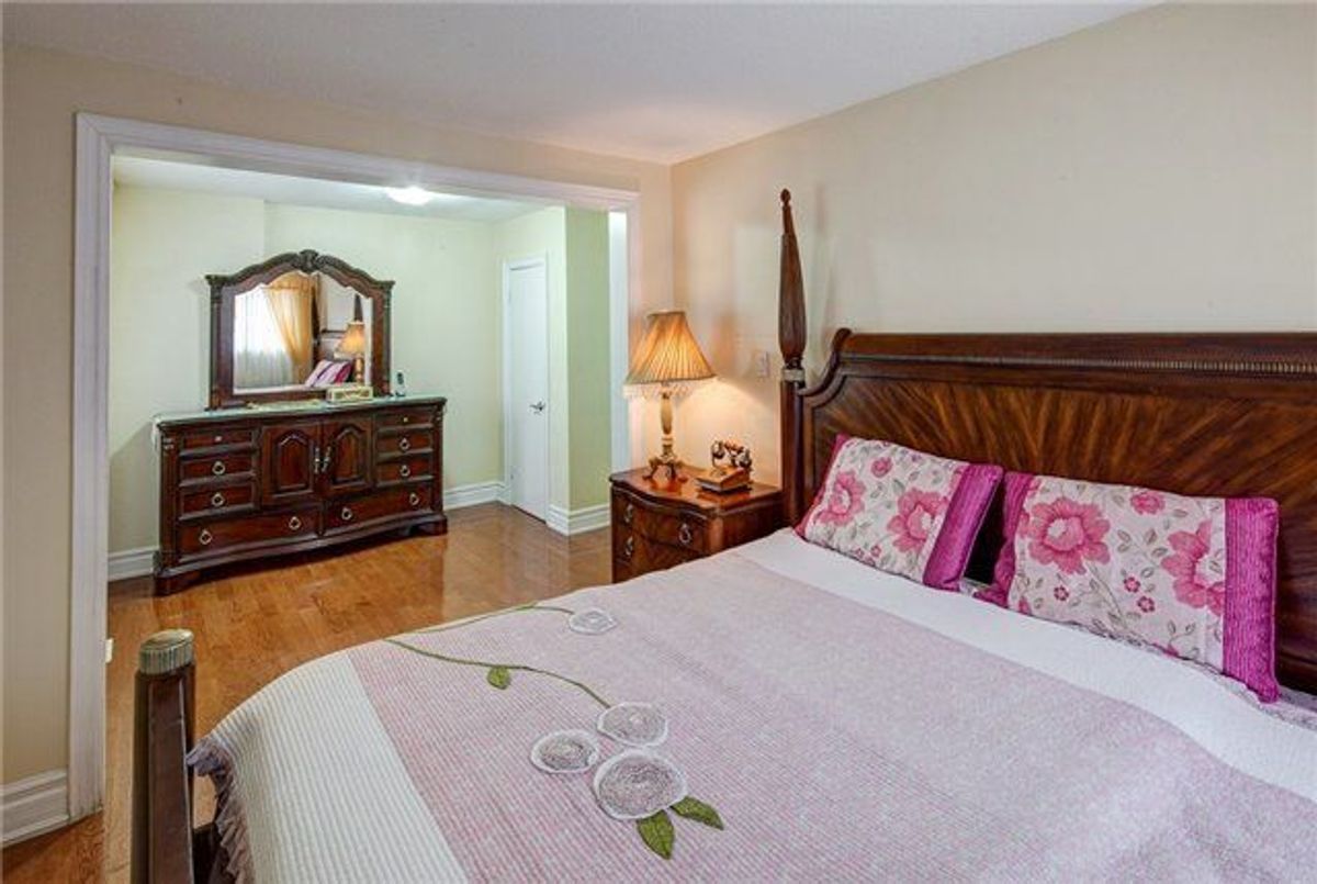 106 Maxome Avenue 106 Maxome Avenue Toronto C14