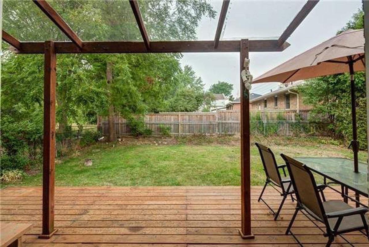 106 Maxome Avenue 106 Maxome Avenue Toronto C14