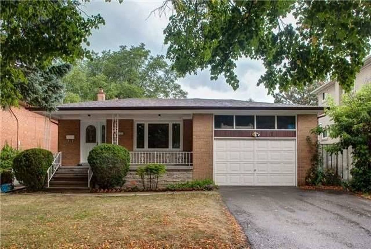 106 Maxome Avenue 106 Maxome Avenue Toronto C14