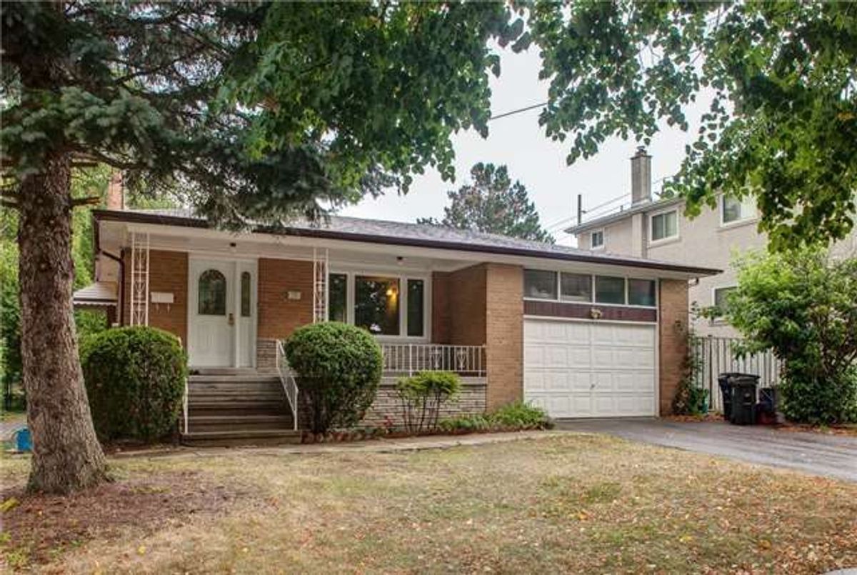 106 Maxome Avenue 106 Maxome Avenue Toronto C14
