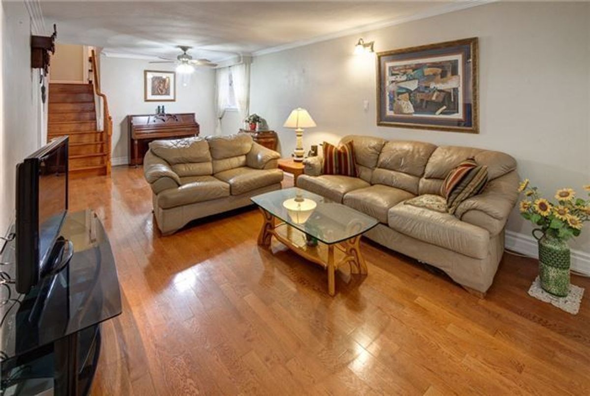 106 Maxome Avenue 106 Maxome Avenue Toronto C14
