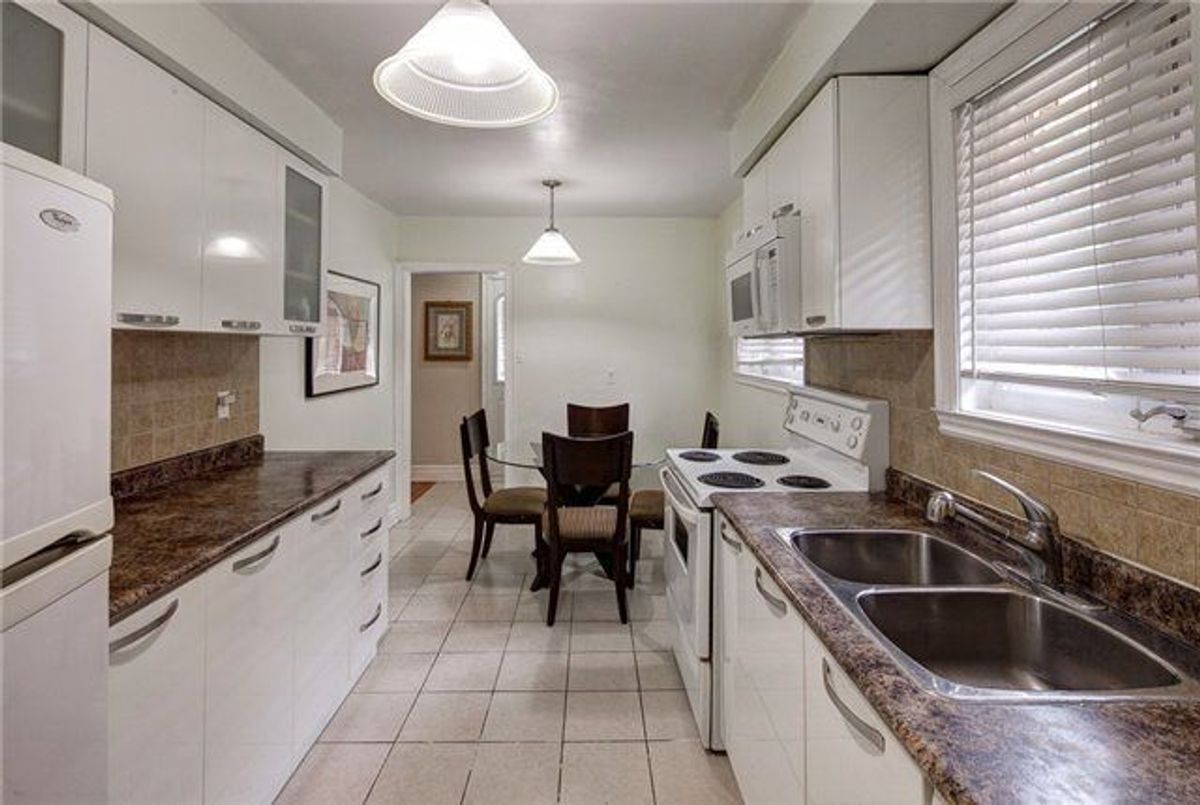 106 Maxome Avenue 106 Maxome Avenue Toronto C14