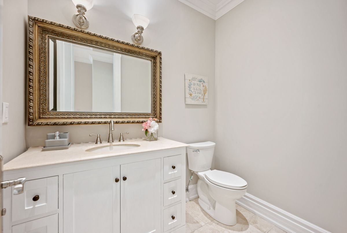242 Parkview Avenue 242 Parkview Avenue Toronto C14