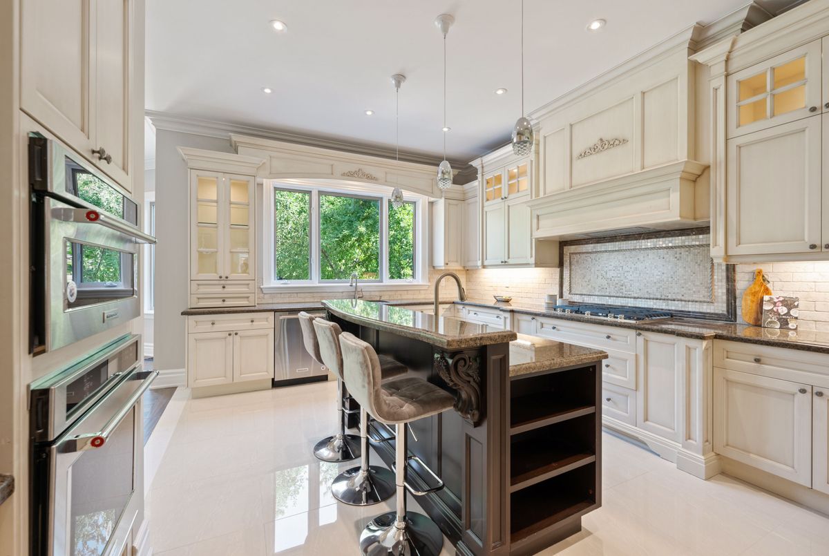 242 Parkview Avenue 242 Parkview Avenue Toronto C14