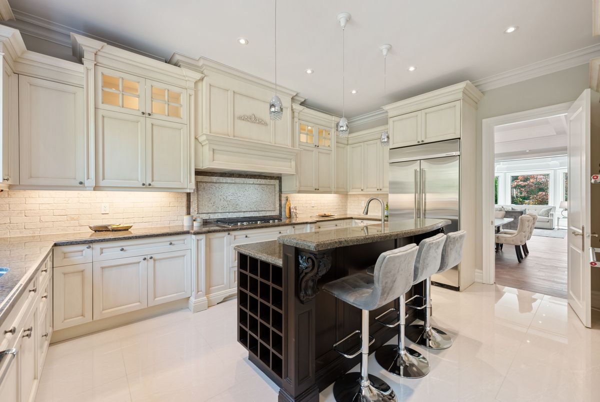 242 Parkview Avenue 242 Parkview Avenue Toronto C14