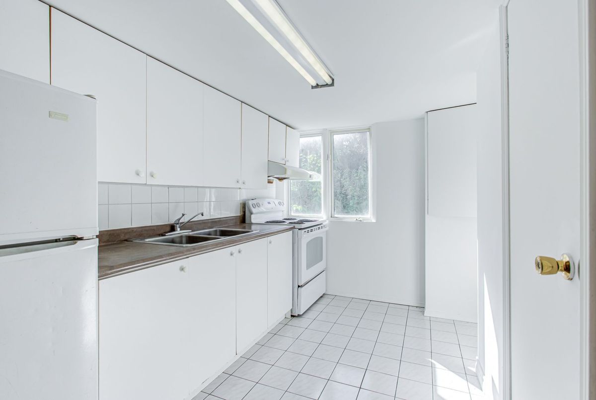 165 Florence Avenue 165 Florence Avenue Toronto C07