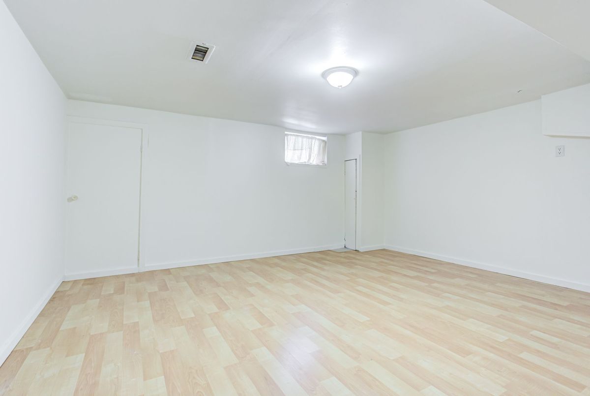 165 Florence Avenue 165 Florence Avenue Toronto C07