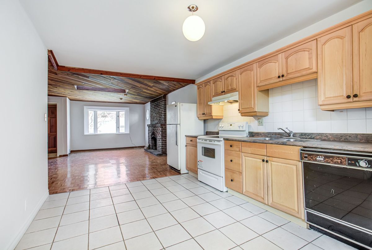 165 Florence Avenue 165 Florence Avenue Toronto C07
