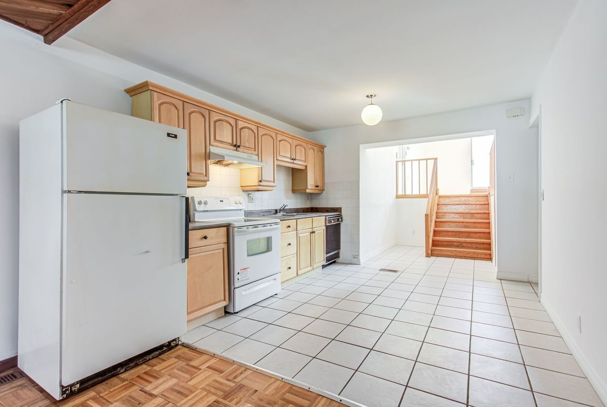 165 Florence Avenue 165 Florence Avenue Toronto C07