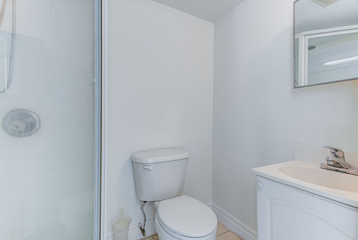 165 Florence Avenue 165 Florence Avenue Toronto C07