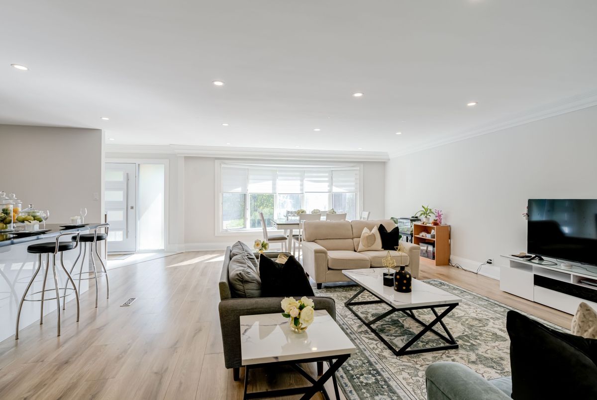 Upper-208 Betty Ann Drive Upper-208 Betty Ann Drive Toronto C07