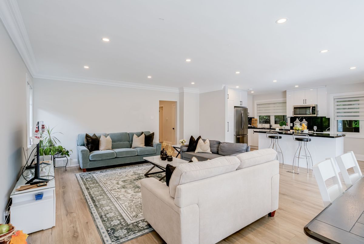 Upper-208 Betty Ann Drive Upper-208 Betty Ann Drive Toronto C07