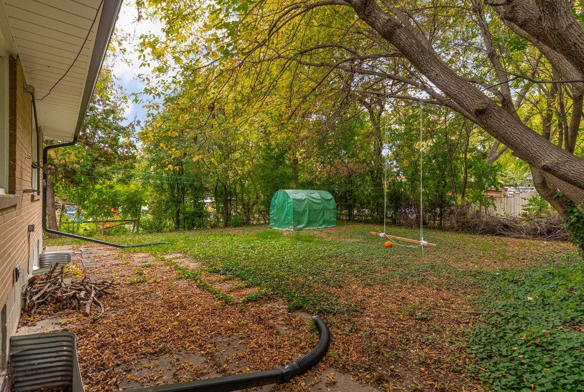 Upper-208 Betty Ann Drive Upper-208 Betty Ann Drive Toronto C07