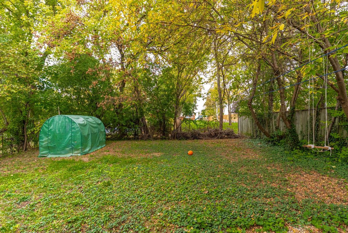 Upper-208 Betty Ann Drive Upper-208 Betty Ann Drive Toronto C07