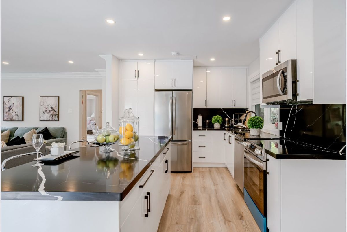 Upper-208 Betty Ann Drive Upper-208 Betty Ann Drive Toronto C07