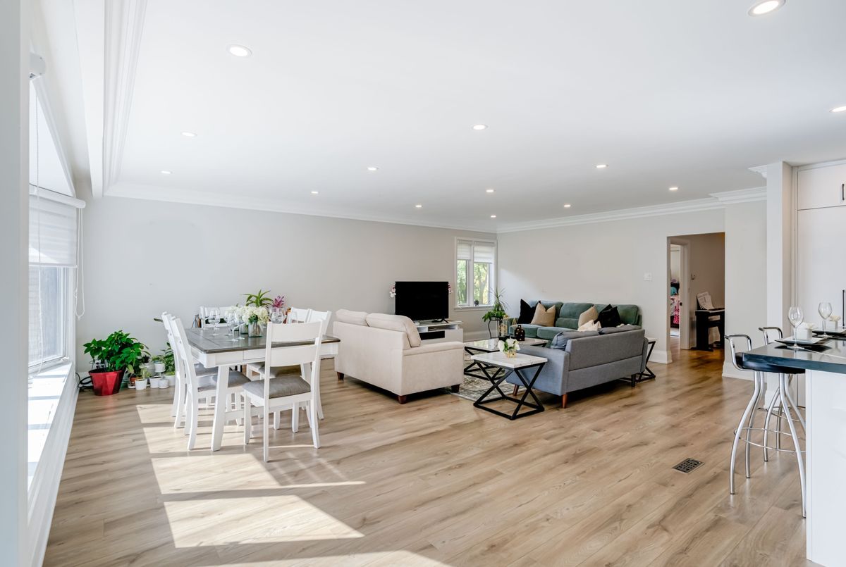 Upper-208 Betty Ann Drive Upper-208 Betty Ann Drive Toronto C07