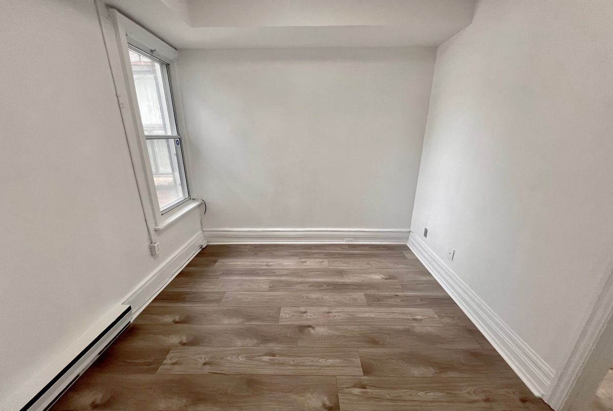 1-454 Bloor Street W 1-454 Bloor Street W Toronto C02