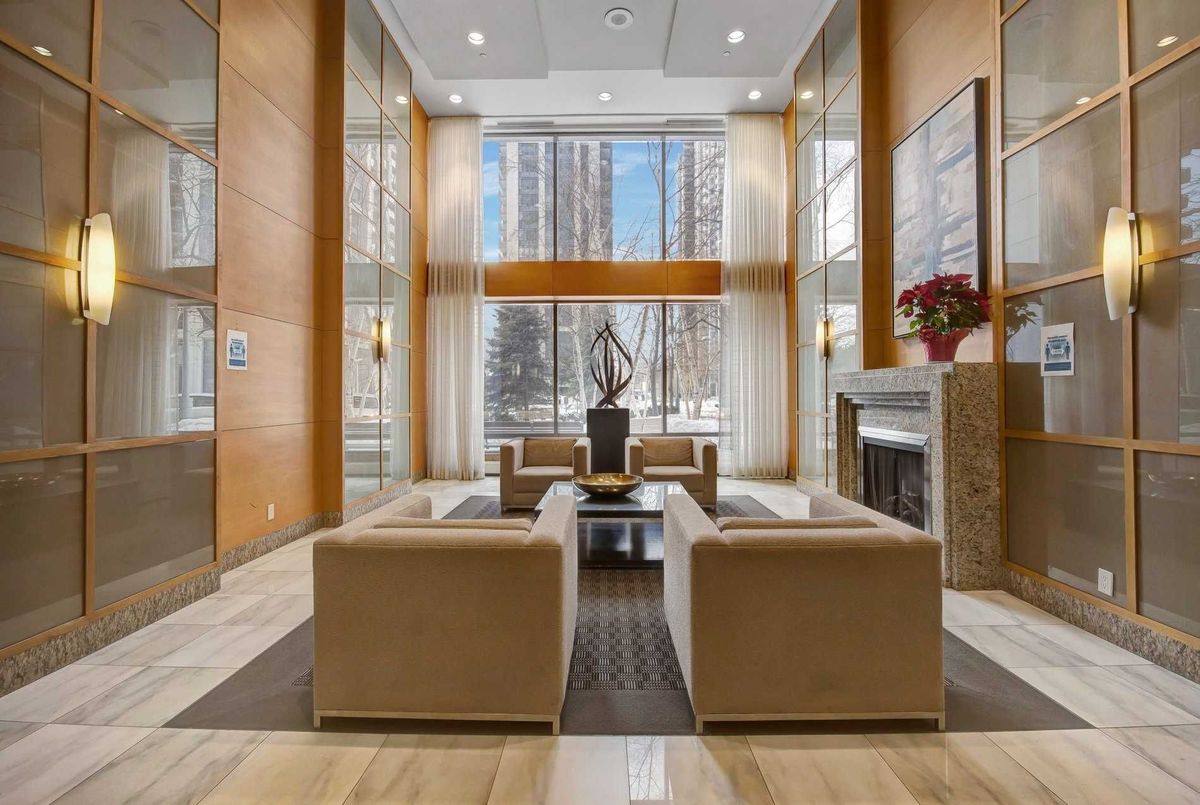 1702-4968 Yonge Street 1702-4968 Yonge Street Toronto C07