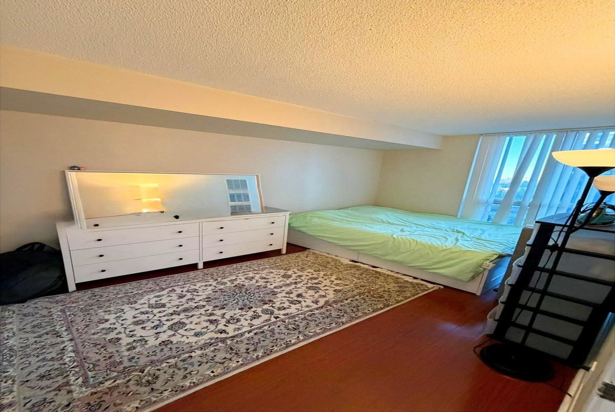 1702-4968 Yonge Street 1702-4968 Yonge Street Toronto C07