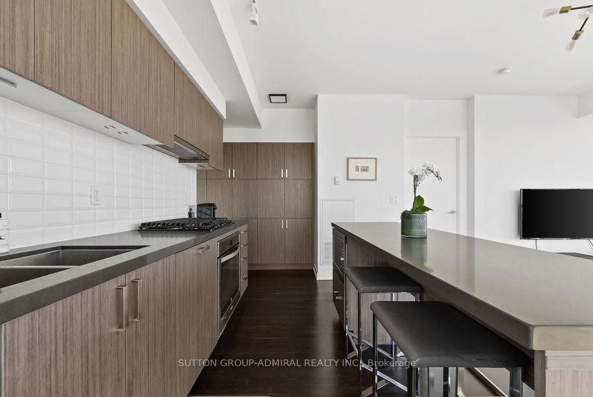 1105-501 St. Clair Avenue 1105-501 St. Clair Avenue Toronto C02