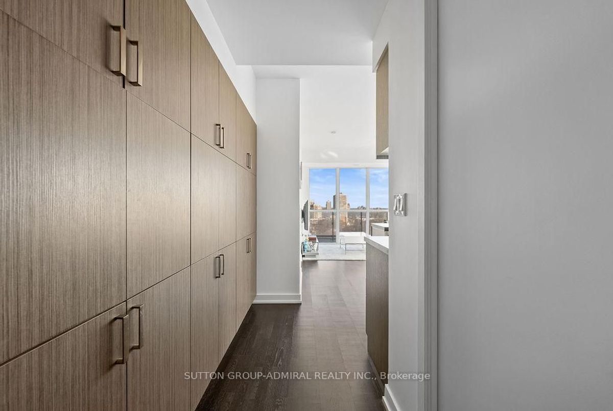 1105-501 St. Clair Avenue 1105-501 St. Clair Avenue Toronto C02