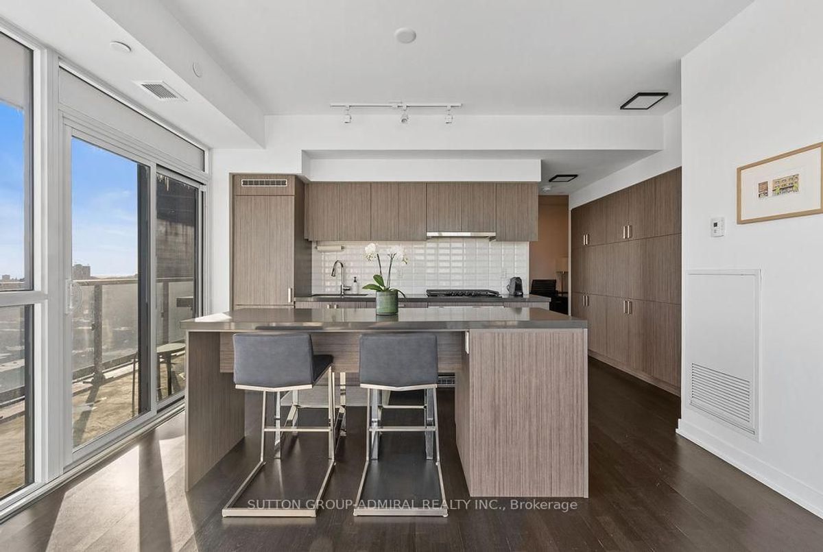 1105-501 St. Clair Avenue 1105-501 St. Clair Avenue Toronto C02