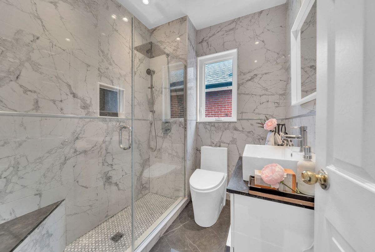 70 Cranbrooke Avenue 70 Cranbrooke Avenue Toronto C04