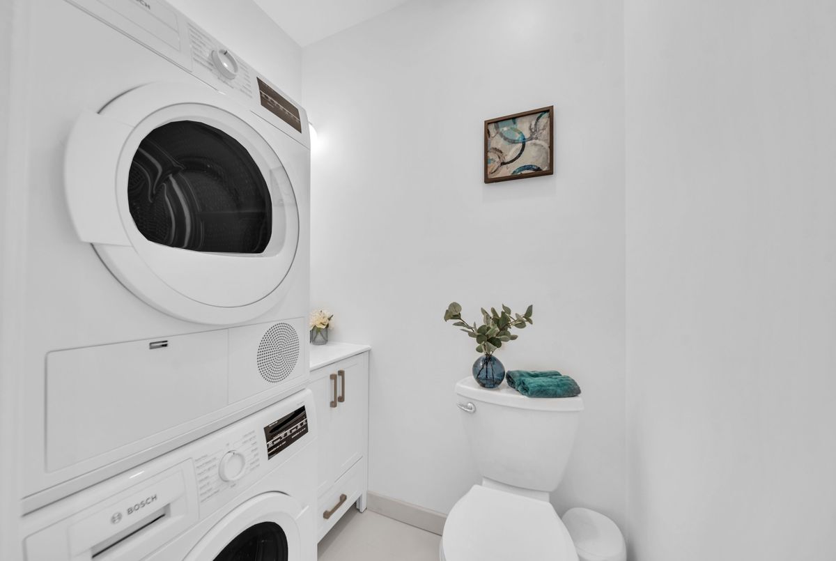 70 Cranbrooke Avenue 70 Cranbrooke Avenue Toronto C04
