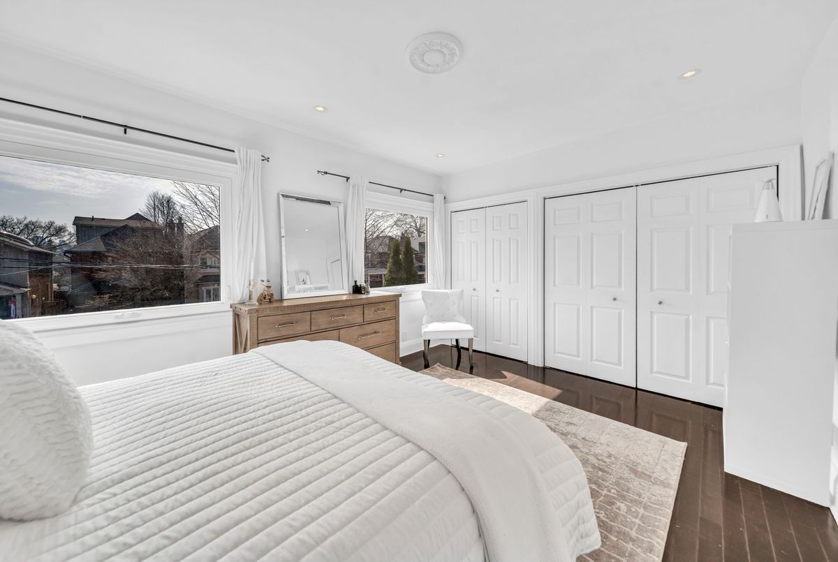 70 Cranbrooke Avenue 70 Cranbrooke Avenue Toronto C04