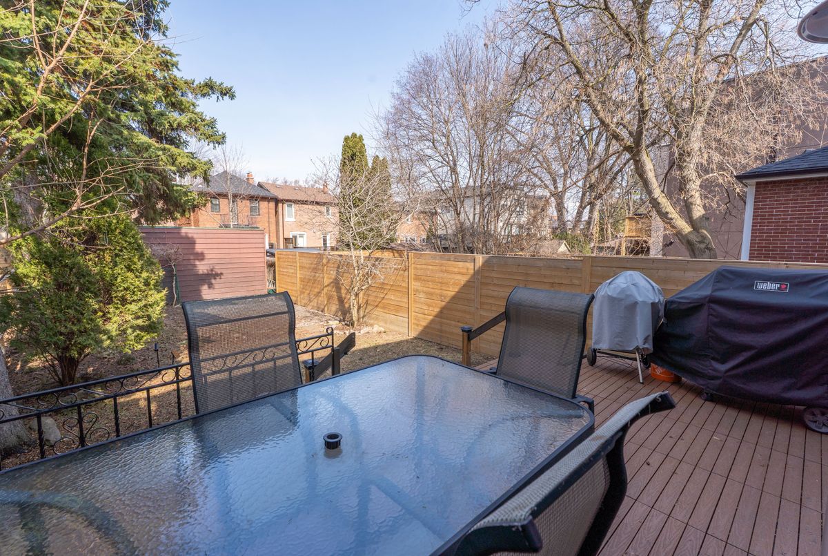 70 Cranbrooke Avenue 70 Cranbrooke Avenue Toronto C04