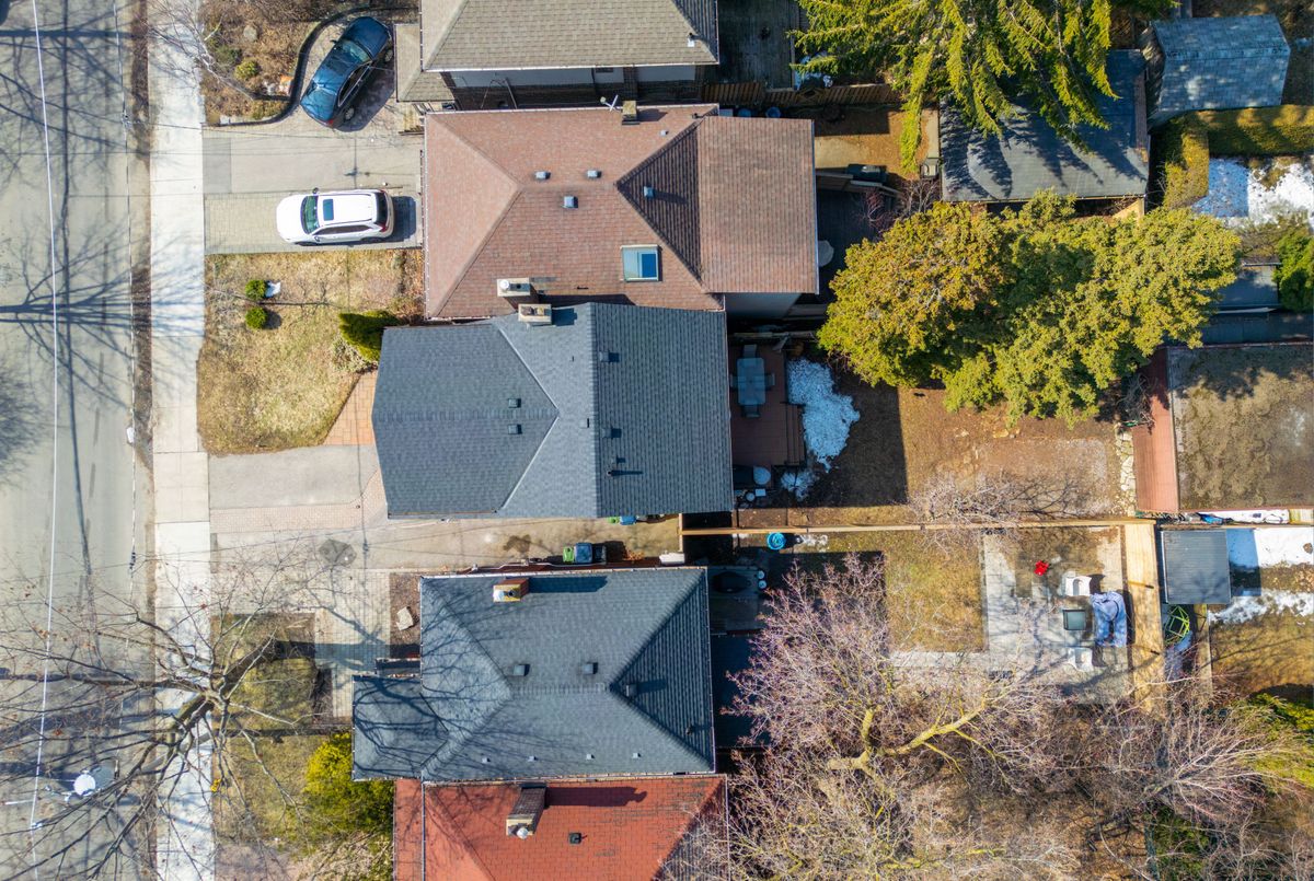 70 Cranbrooke Avenue 70 Cranbrooke Avenue Toronto C04