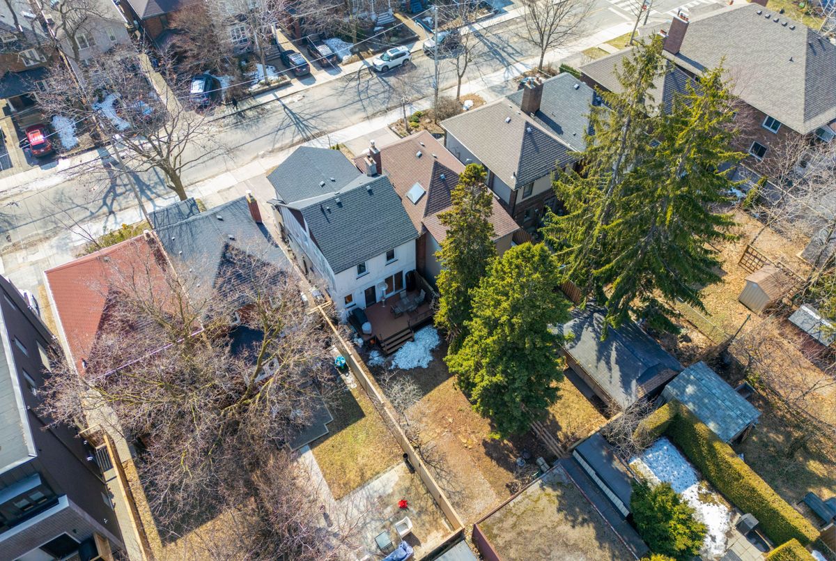 70 Cranbrooke Avenue 70 Cranbrooke Avenue Toronto C04