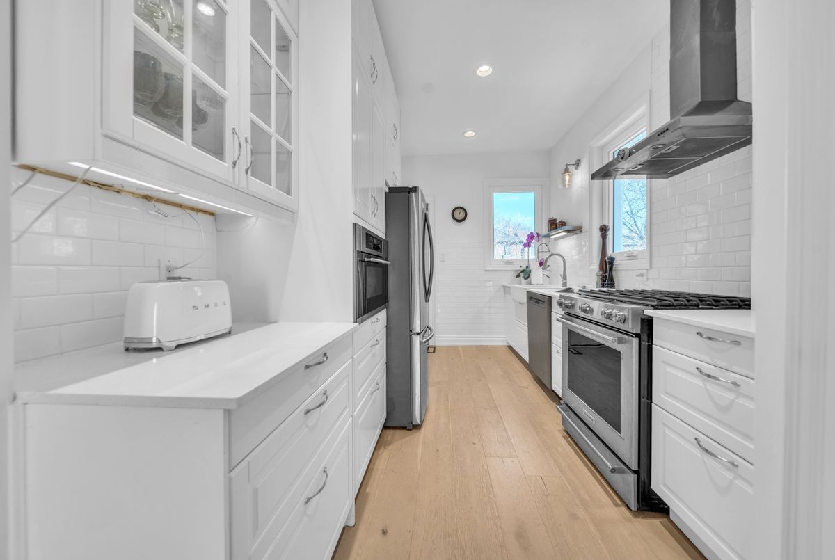 70 Cranbrooke Avenue 70 Cranbrooke Avenue Toronto C04