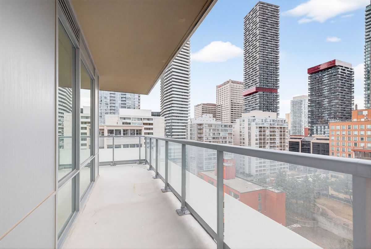 1217-50 Dunfield Avenue 1217-50 Dunfield Avenue Toronto C10