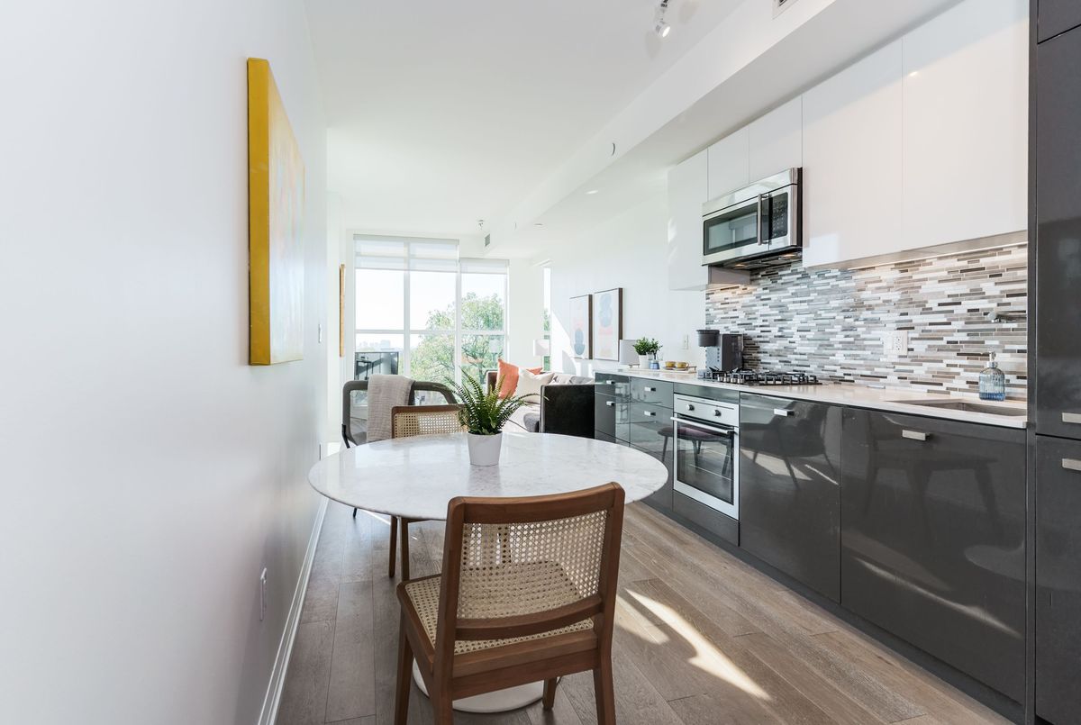 707-835 St Clair Avenue W 707-835 St Clair Avenue W Toronto C02