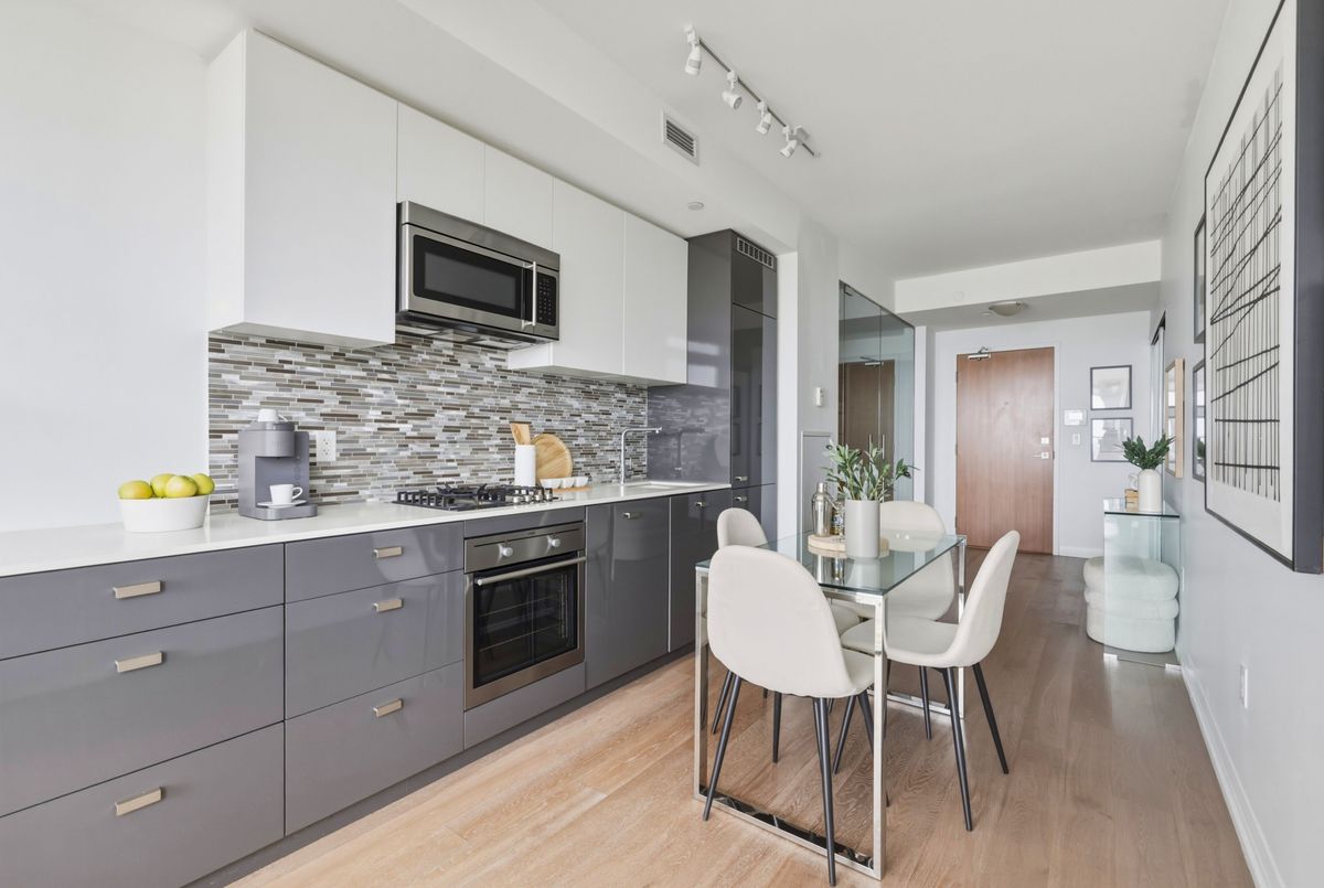 707-835 St Clair Avenue W 707-835 St Clair Avenue W Toronto C02