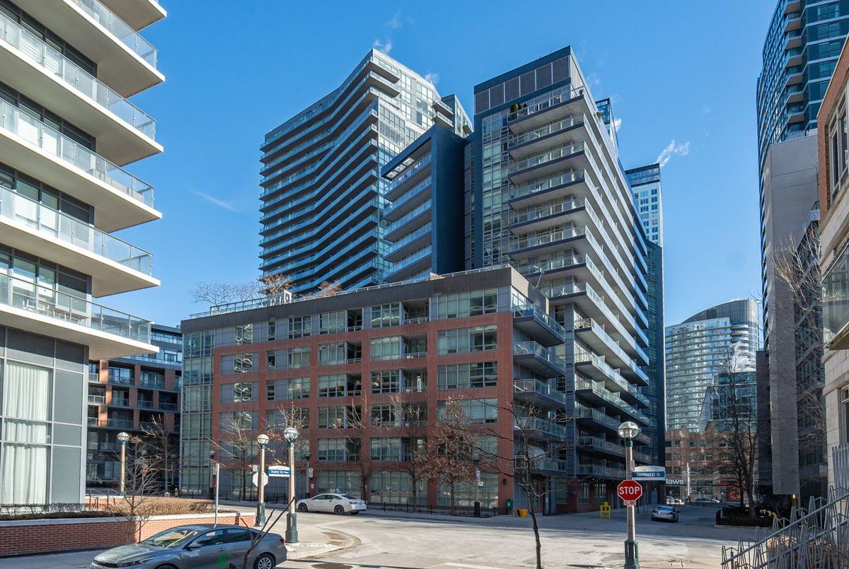 1008-15 Bruyeres Mews 1008-15 Bruyeres Mews Toronto C01