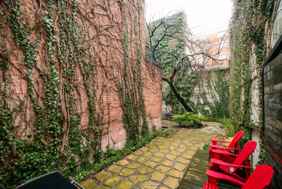 54 1/2 ST PATRICK Street 54 1/2 ST PATRICK Street Toronto C01