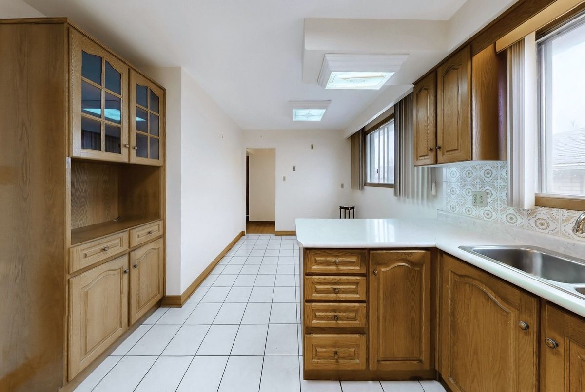 43 Warfield Drive 43 Warfield Drive Toronto C15