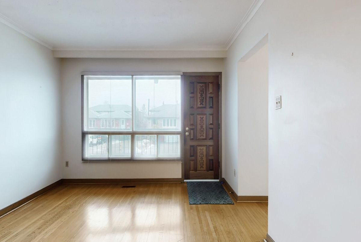 43 Warfield Drive 43 Warfield Drive Toronto C15