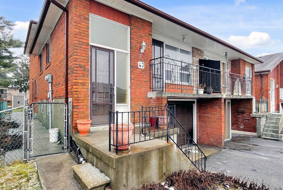 43 Warfield Drive 43 Warfield Drive Toronto C15