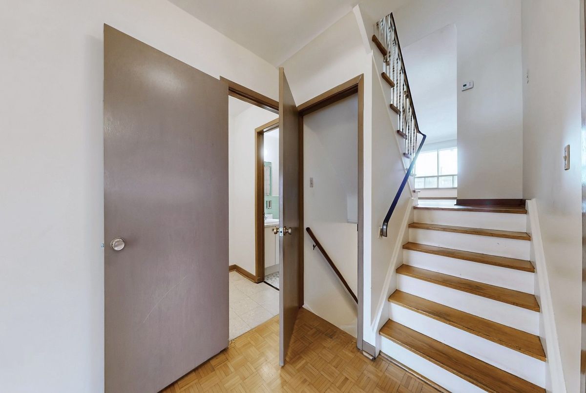 43 Warfield Drive 43 Warfield Drive Toronto C15