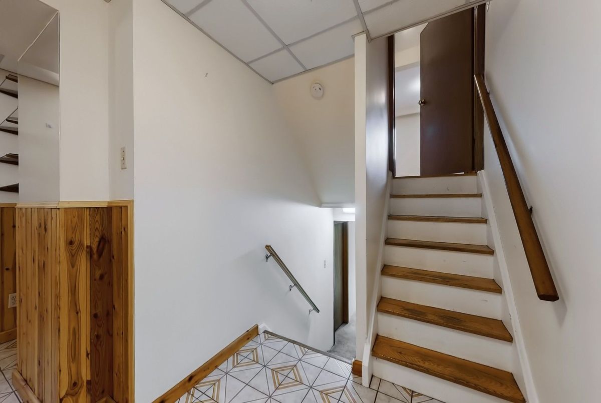 43 Warfield Drive 43 Warfield Drive Toronto C15