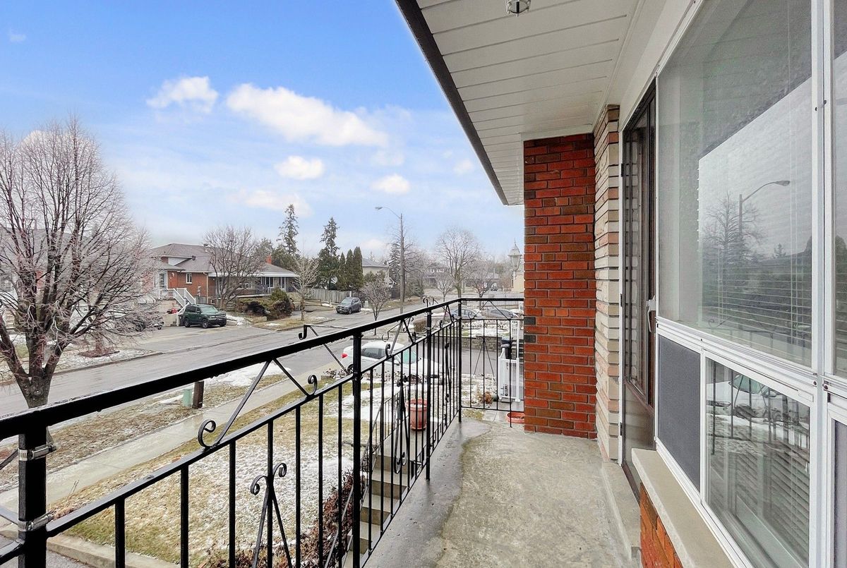 43 Warfield Drive 43 Warfield Drive Toronto C15